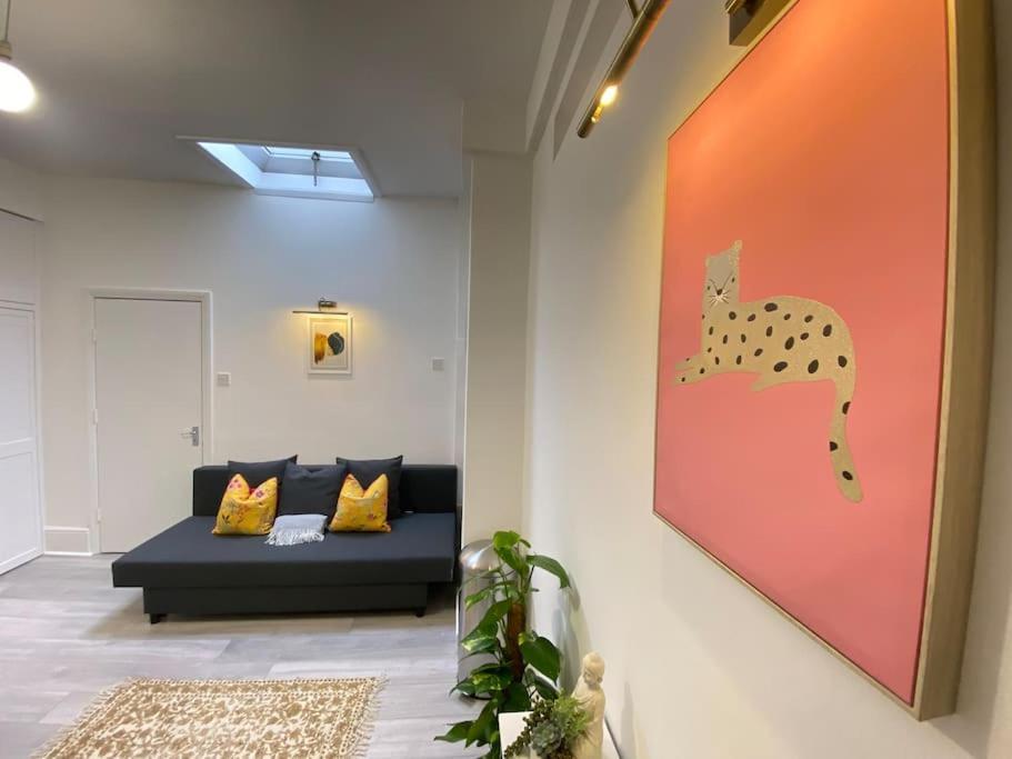 The Spotted Cat… London! Apartman Kültér fotó