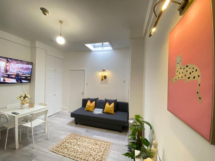 The Spotted Cat… London! Apartman Kültér fotó
