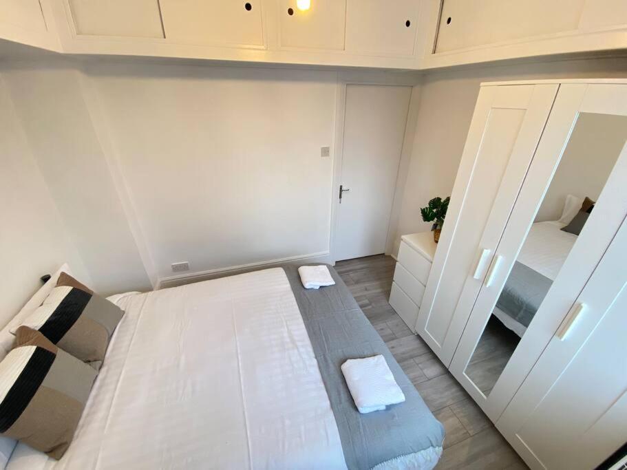 The Spotted Cat… London! Apartman Kültér fotó